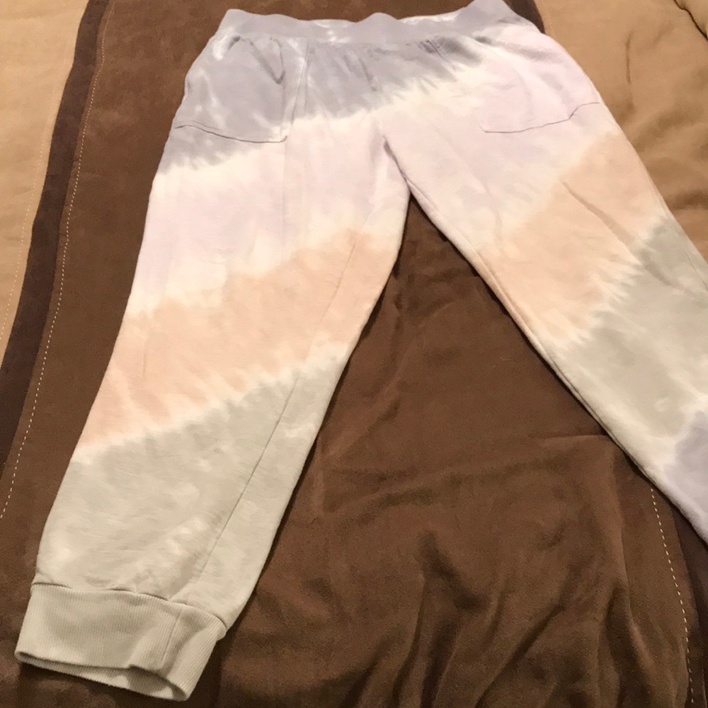 The dye large woman’s sweatsuit